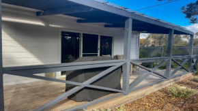 Just For 2 - A Fantastic Apartment - Perfect Coffin Bay Base For One or Two Guests